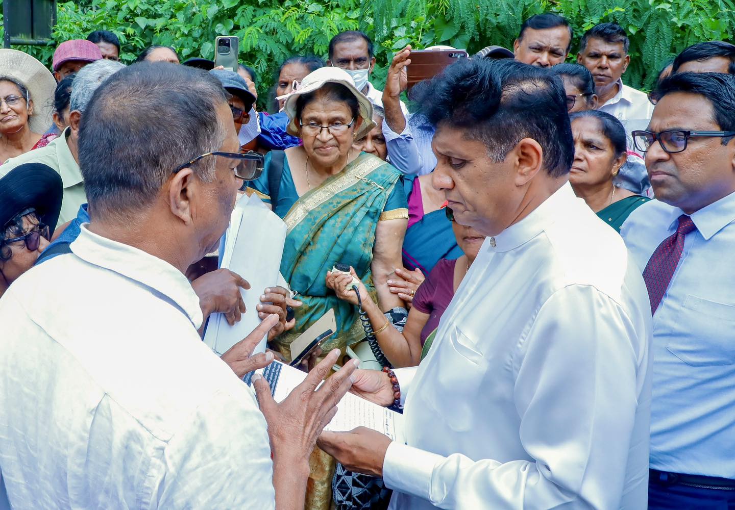 විශ්‍රාමික ගුරු විදුහල්පතිවරුන්ගේ ගැටලු විසඳන්න උපරිම සහාය දෙනවා - විපක්ෂ නායක සජිත් ප්‍රේමදාස මහතා