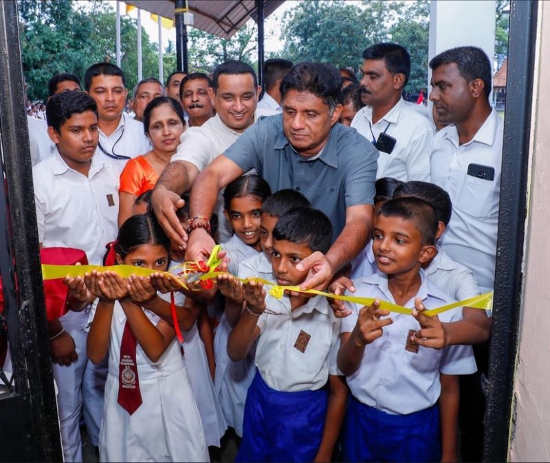 ජනතාවට සේවය කිරීමට ආණ්ඩු බලය ලැබෙනතුරුම බලා නොසිටිය යුතු බව ලොවටම සපථ කළ එකම විපක්ෂ නායක