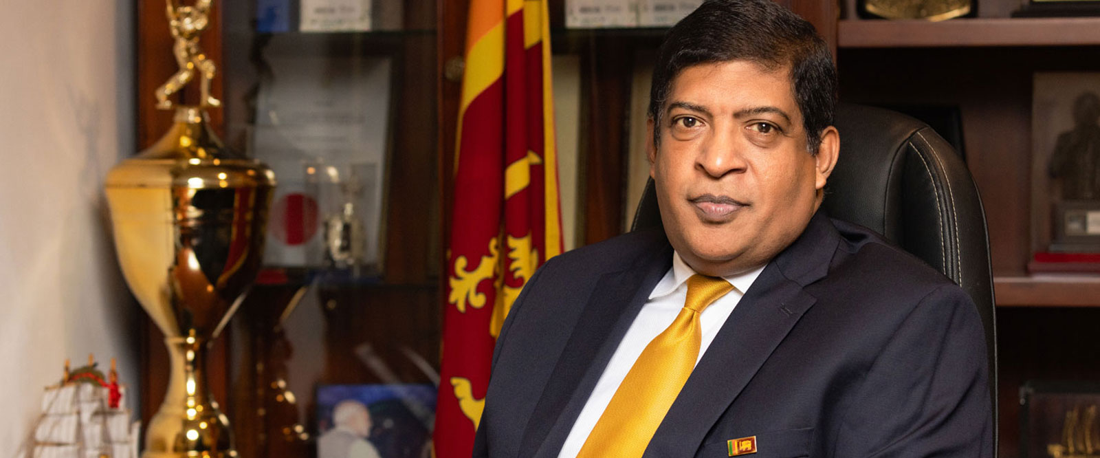 රවී සිය රක්ෂණය ප්‍රතික්ෂේප කරයි-දිට්වා අරමුදලට පරිත්‍යාග කරයි