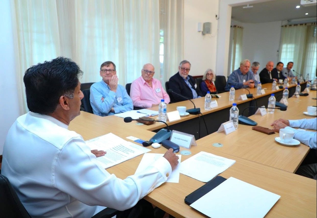 අධ්‍යාපනයේ පවතින ගැටලු විසඳා ආයෝජන හිතකාමී පරිසරයක් ගොඩනැගීමට රටේ ආර්ථික වර්ධනය ශක්තිමත් කළ යුතුයි 