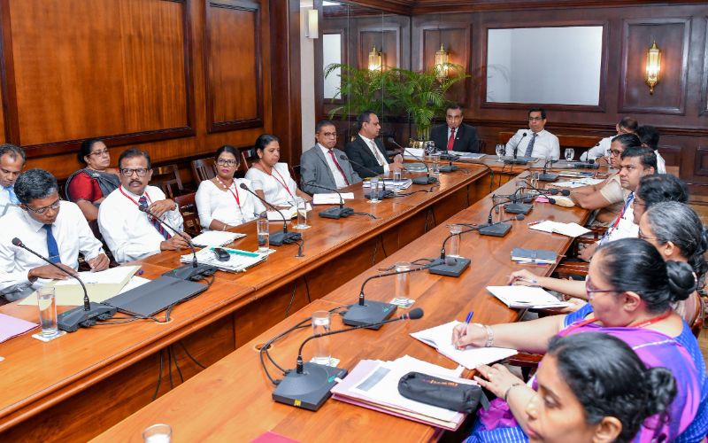 අධ්‍යාපන ප්‍රතිසංස්කරණ ක්‍රියාත්මක කිරීම පිළිබඳ ජනාධිපති ලේකම් සහ අධ්‍යාපන අමාත්‍යාංශයේ ප්‍රධානීන් අතර සාකච්ඡාවක්
